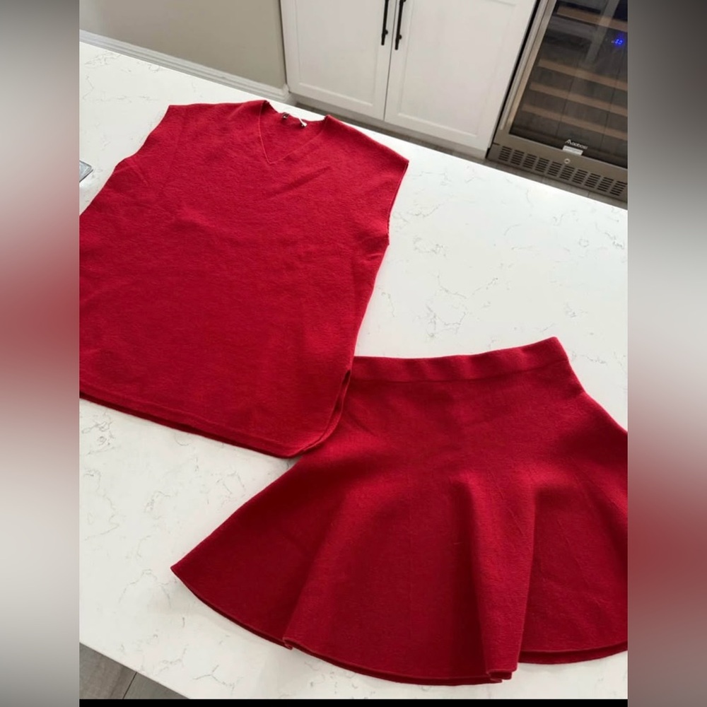 Zara knit set! Red Women's Skirt Set
New NEVER WORN!